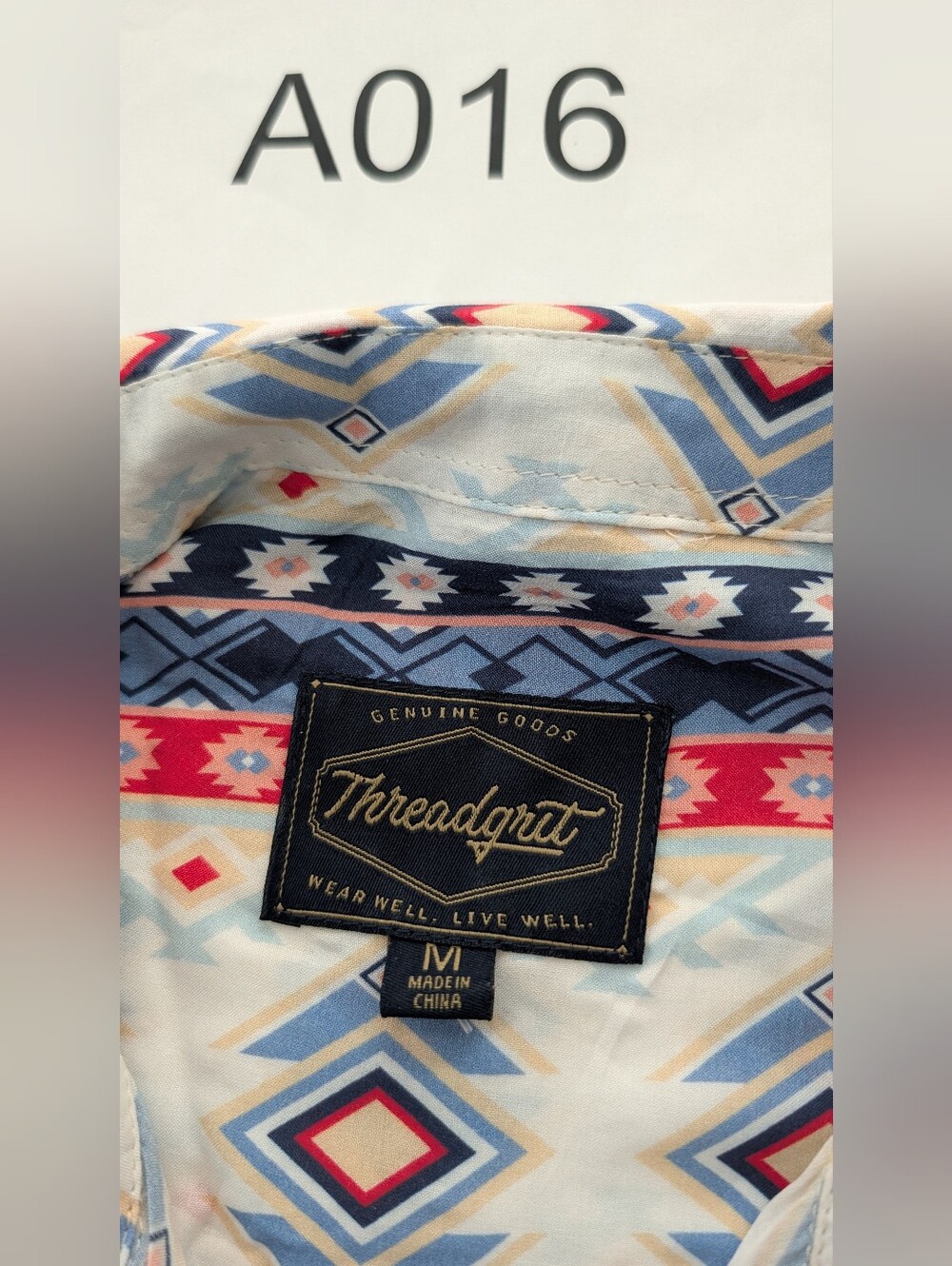 Threadgrilt Women’s Short-Sleeve Button-Down Geometric Print Sz M. - Picture 10 of 10
